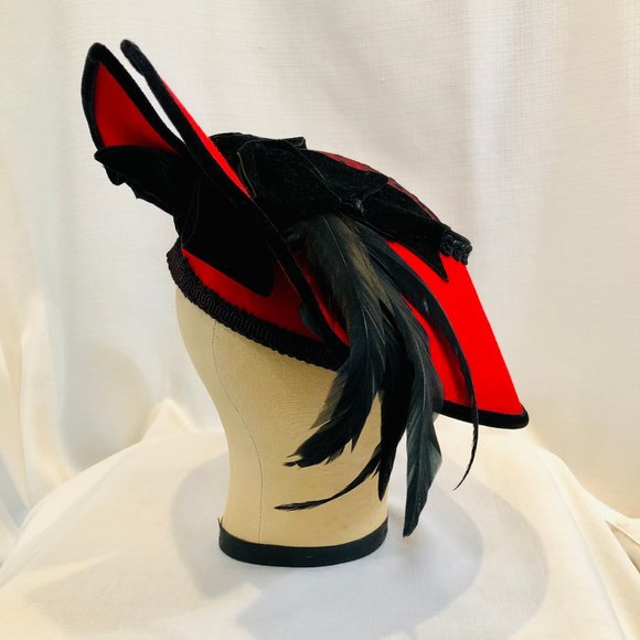 Whittall & Shon Red and Black Hat Vintage 1980s display picture 2
